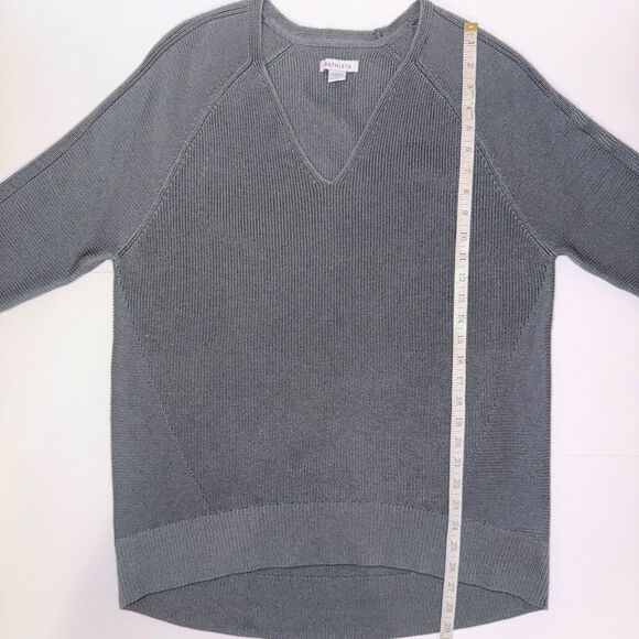 ATHLETA Hanover V Neck Sweater Knit Pullover Merino Wool Long Sleeves Gray sz L - Picture 9 of 15
